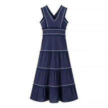 Summer New Product: Casual Women's Fashion V-neck Sleeveless Waist Collection with Tassel Decoration Dress