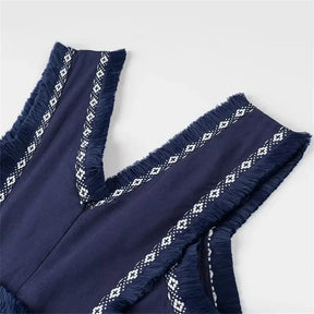 Summer New Product: Casual Women's Fashion V-neck Sleeveless Waist Collection with Tassel Decoration Dress